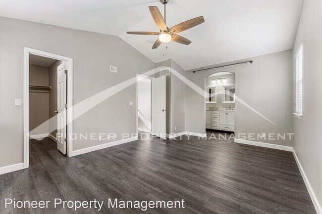 Foto del edificio - 3 br, 2.5 bath House - 2649 Fernwood Pl