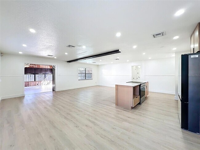 Foto del edificio - 3463 Arnel Dr