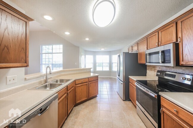 Foto del edificio - 7384 Hunters Forest Cove