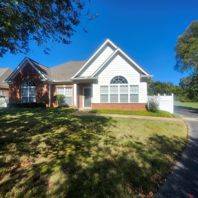 Building Photo - 1497 Castle Pines Cir