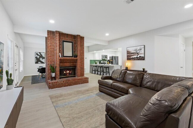 Building Photo - 91 N Pathfinders Cir