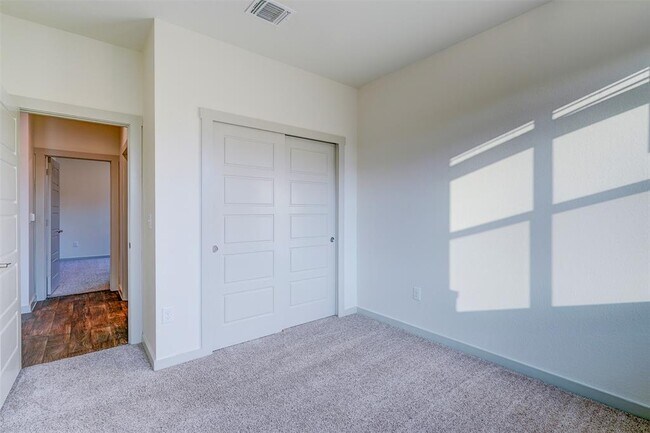 Building Photo - 4613 Tully Dr