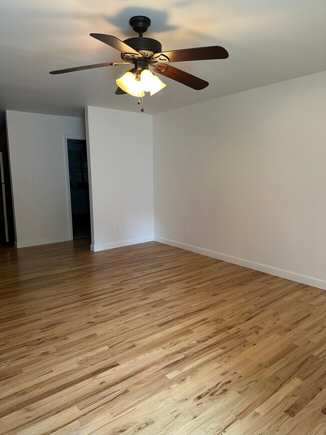 Foto del edificio - 2402 5th St NE