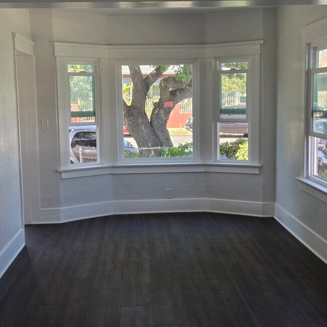 Foto del edificio - 2048 Ocean View Blvd