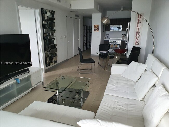 Foto del edificio - 488 NE 18th St