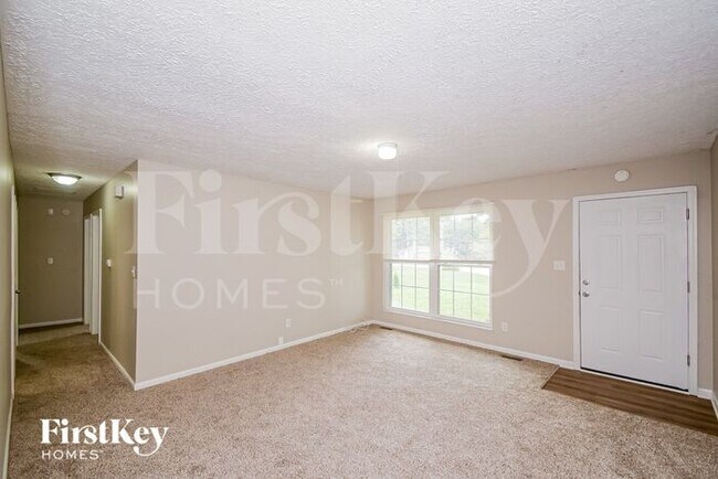Foto del edificio - 6811 Shelley Ct