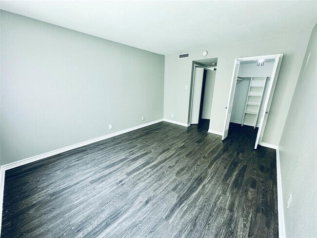 Foto del edificio - 601 W 11th St