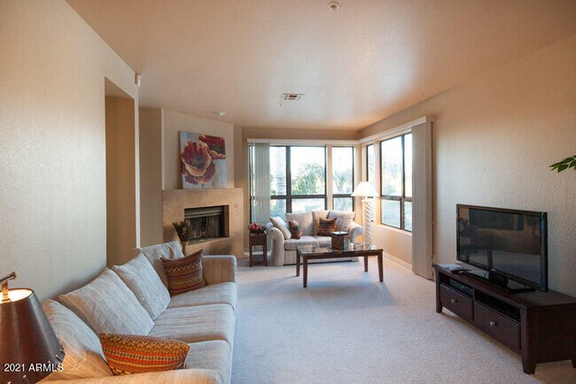 Foto del edificio - 10080 E Mountainview Lake Dr