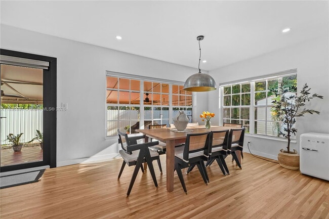 Foto del edificio - 6331 SW 18th St