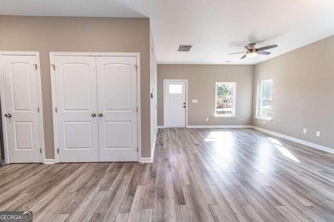 Building Photo - 115 Pinto Ln