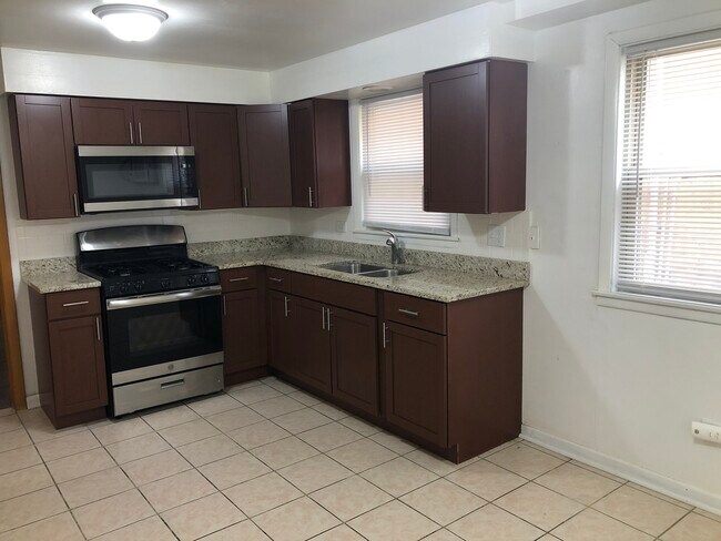 Foto del edificio - 5300 W Addison St