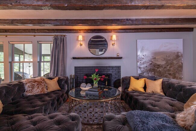 Building Photo - 1303 Goodaleville Rd