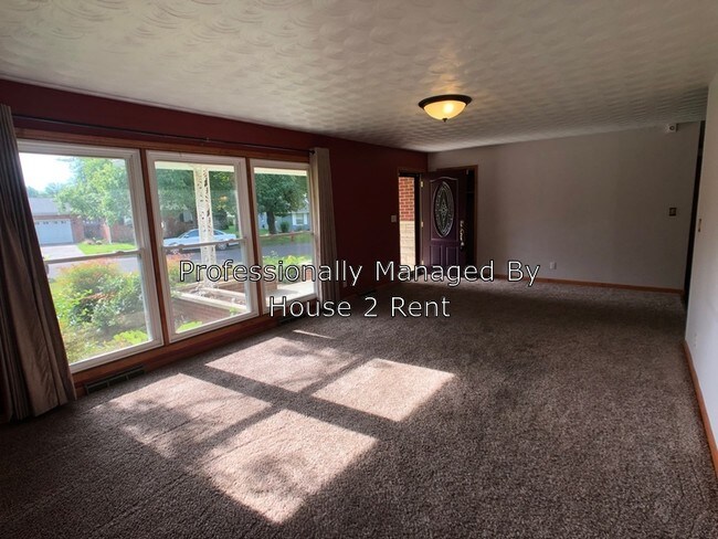 Foto del edificio - 806 Dogwood Ln