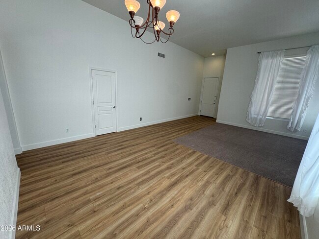 Foto del edificio - 1127 W Mesquite St