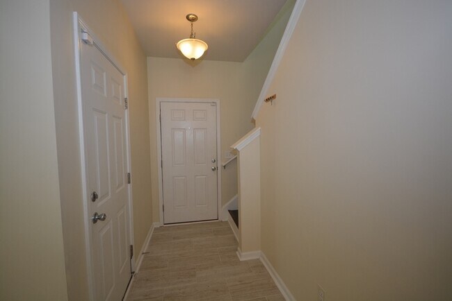 Building Photo - 136 Hamilton Grove Dr