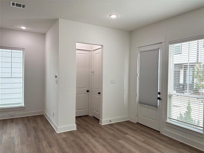Building Photo - 8956 Lavender Spgs Dr