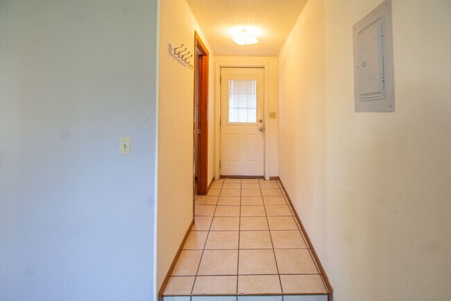 Building Photo - 1415 Wilson Ave.