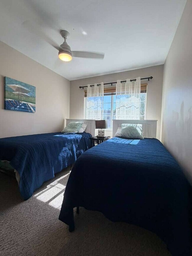 Foto del edificio - 1832 Sunny Dr