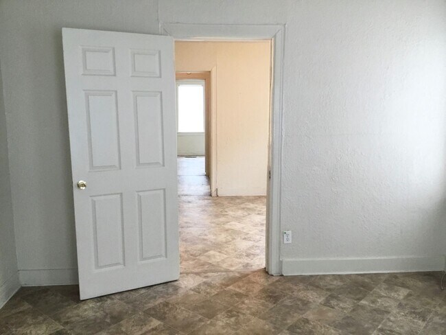 Building Photo - 3 br, 2 bath House - 2312 NW 12th St.