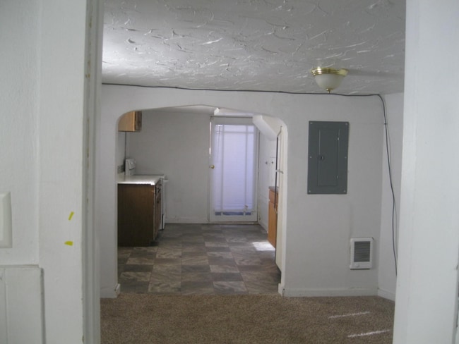 Building Photo - 817 7th St S