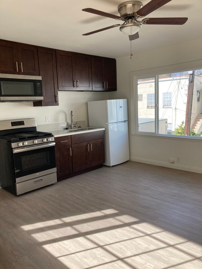 Large Kitchen - 4289 Leimert Blvd