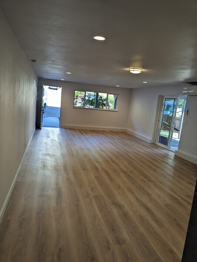 Building Photo - 3770 Potter St