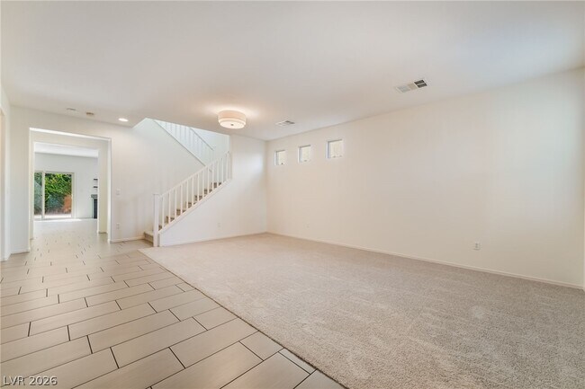 Foto del edificio - 2925 Green Falls Ave