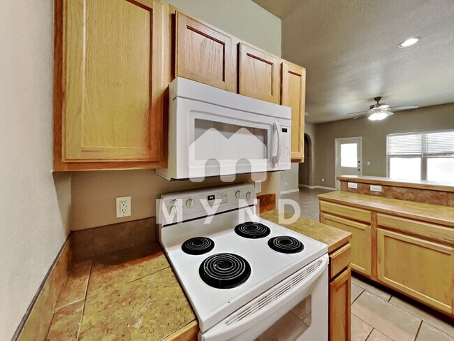 Building Photo - 3050 Pine Valley Dr
