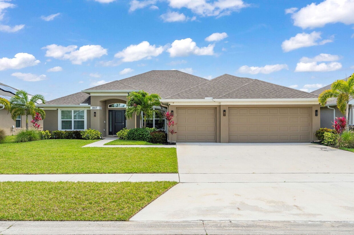 Foto principal - 8517 Waterstone Blvd
