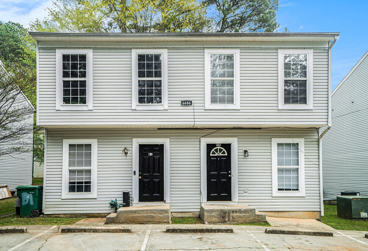 Primary Photo - Conveniently Located 3BR/2.5BA Townhome in...