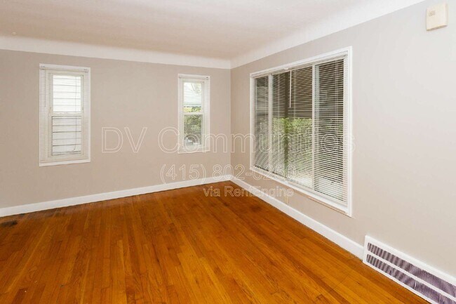 Foto del edificio - 19001 Nitra Ave