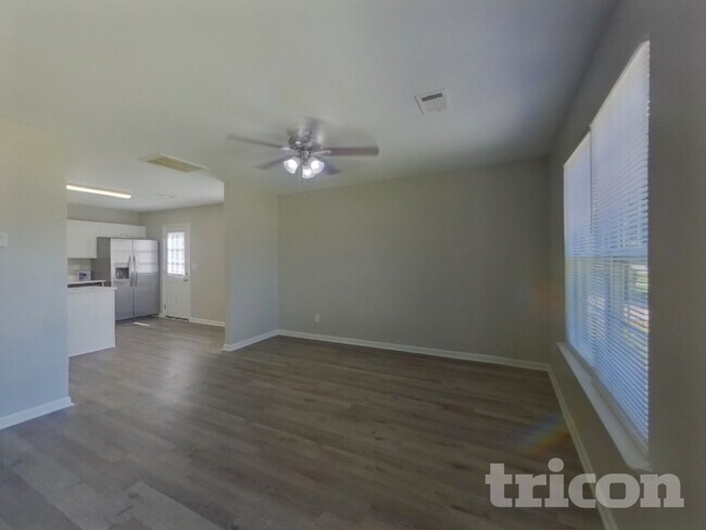 Foto del edificio - 4920 Hopewood Ln