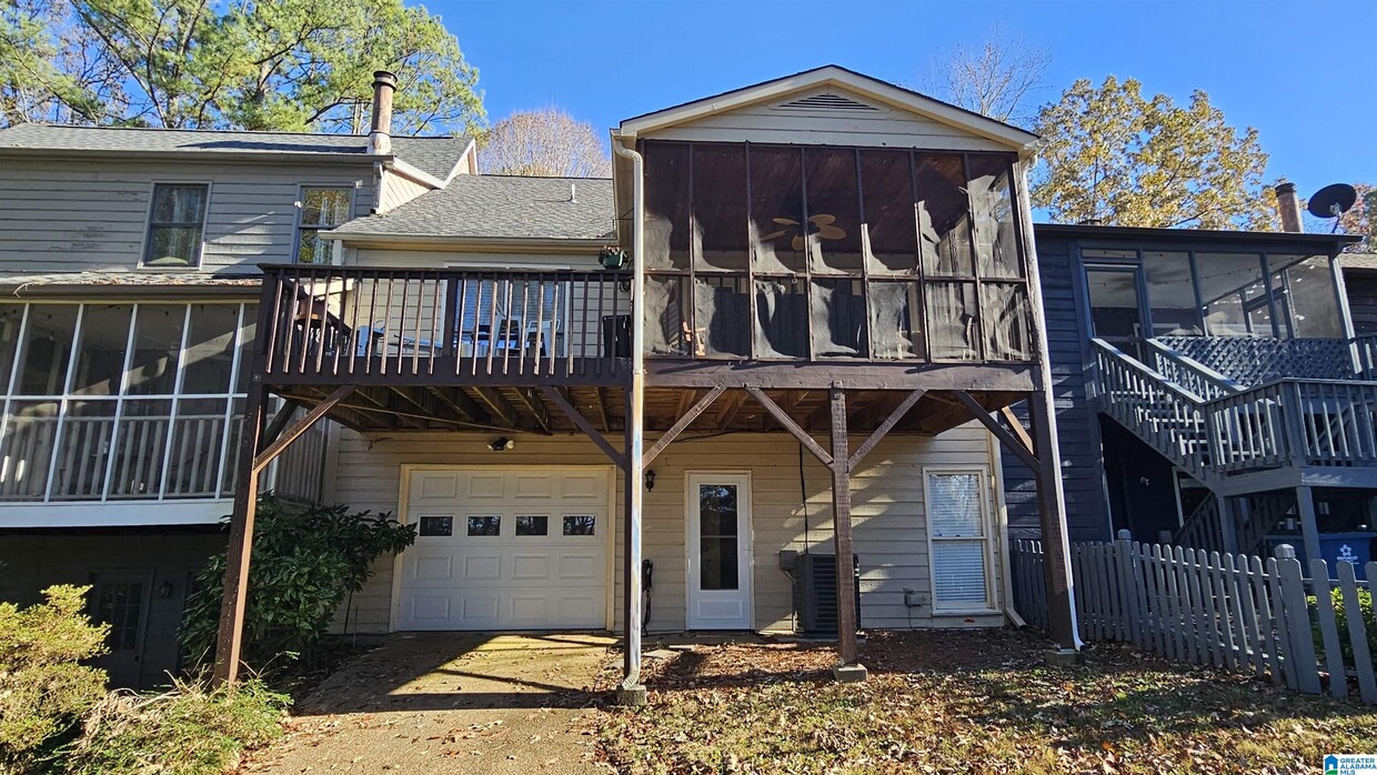 Building Photo - 3028 Old Stone Dr