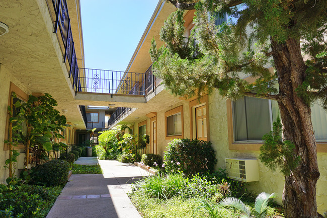 Foto del edificio - The Halsted Apartments