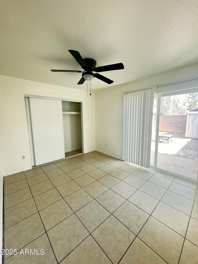 Foto del edificio - 6165 E Glencove St