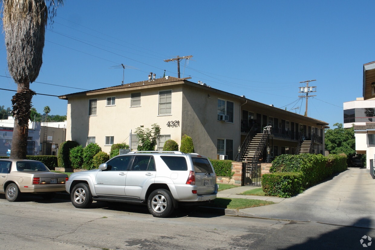 Building Photo - 4321 Ventura Canyon Ave