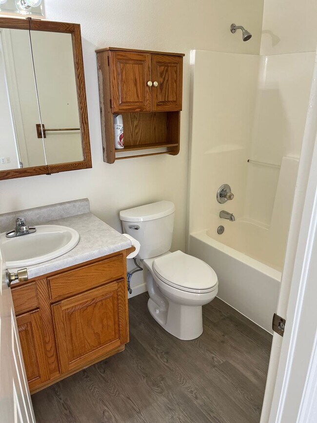 Building Photo - 3 Bed 2 Bath Townhouse in Fruita