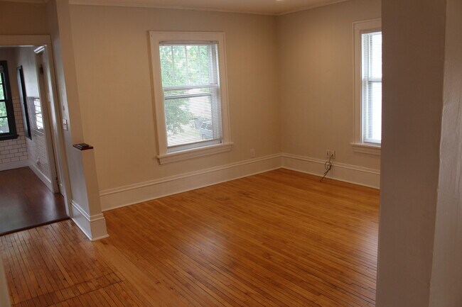 Sala de estar principal - 2732 Pillsbury Ave S