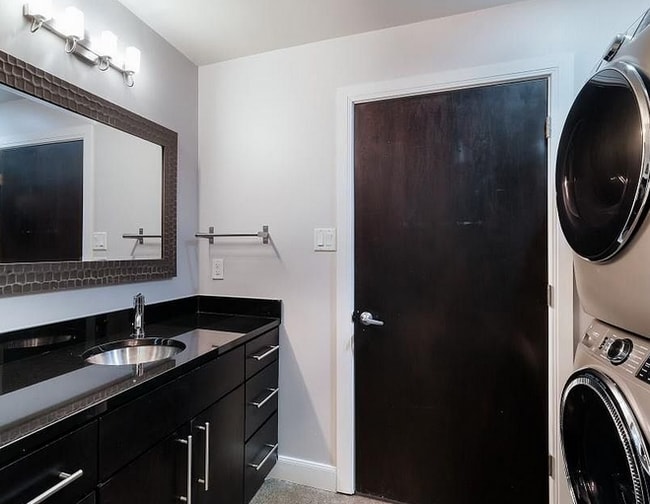 Photo - 831 S Flores St Apartment