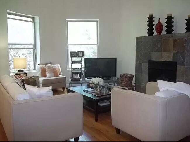 Foto del edificio - 1225 E 52nd St