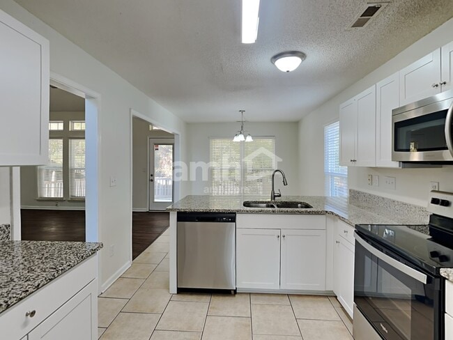 Foto del edificio - 8616 Warwick Crest Ln