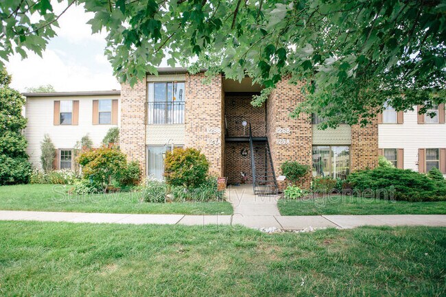 Building Photo - 127A Birchfield Ct