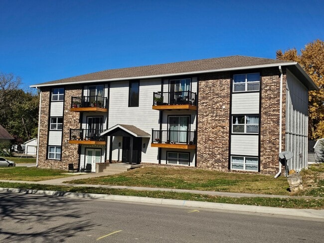 Foto del edificio - Like new large 2 bedroom apt coming available!