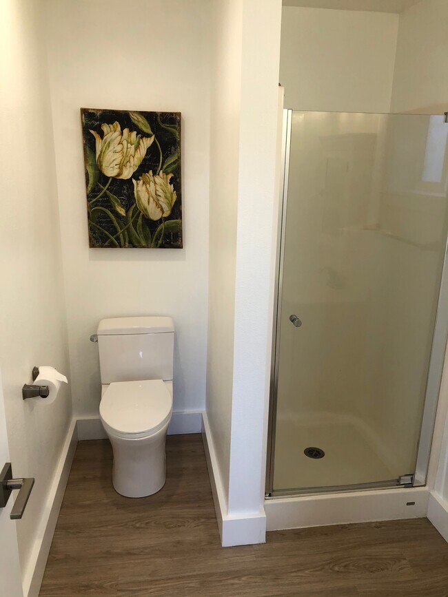 Shower - 302 6th Ave