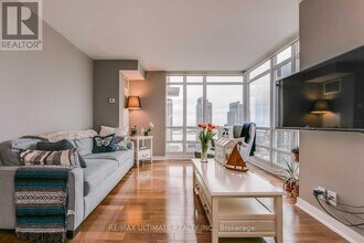 Building Photo - 397 Front St W