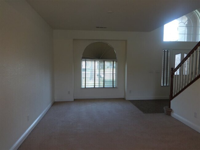 Building Photo - 1826 McCune Ave