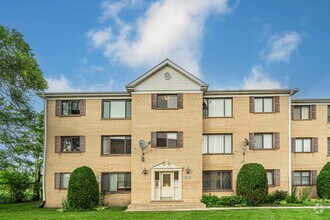 Building Photo - 9310 Hamilton Ct