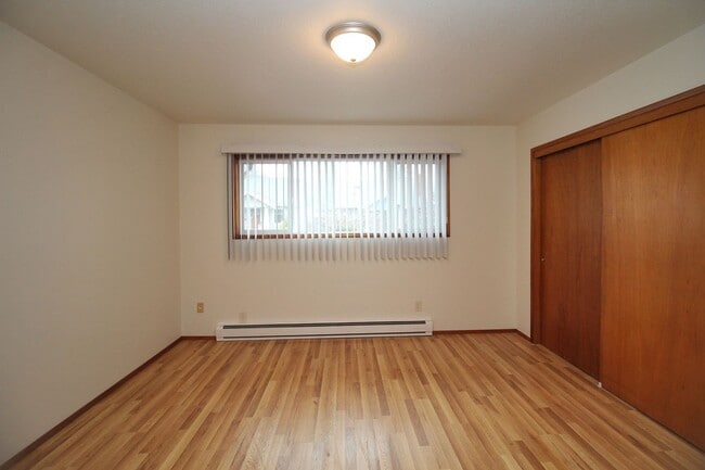 Building Photo - 7312-7334 N Lancaster Ave