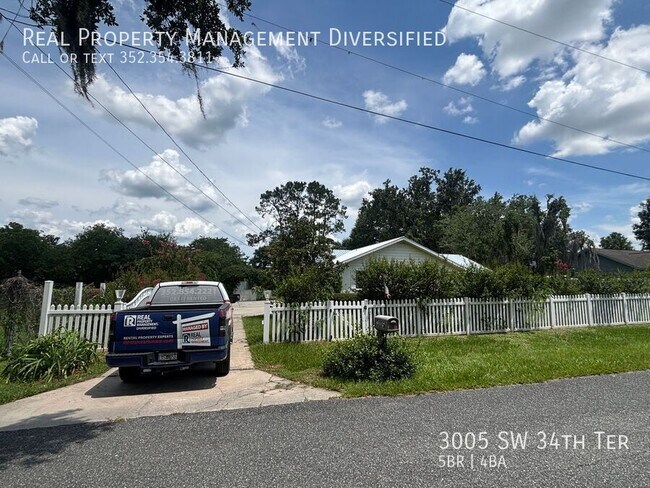 Foto del edificio - 3005 SW 34th Terrace