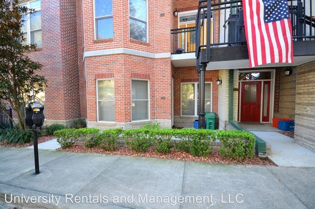 Foto del edificio - 2 br, 2 bath House - 423 NE 2nd ave